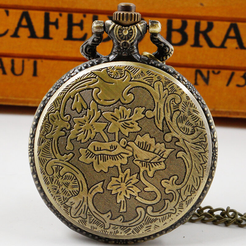 Creative Wolf Bronze Retro Pocket Watch Men Women Fashion Pendant Awesome Animal Quartz Necklace Clock with Chain Best Gift