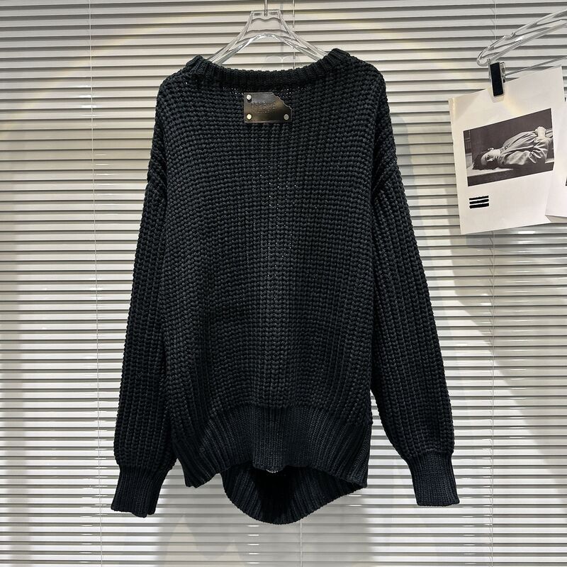 Sweater Hitam Wanita Mode musim gugur baru 2023 sweter kasual setengah panjang lubang rantai logam benang kasar Pullover longgar