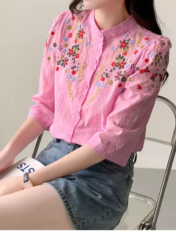 Camisa de Jacquard con flores bordadas para mujer, estilo romántico, versátil, cuello levantado, novedad de verano