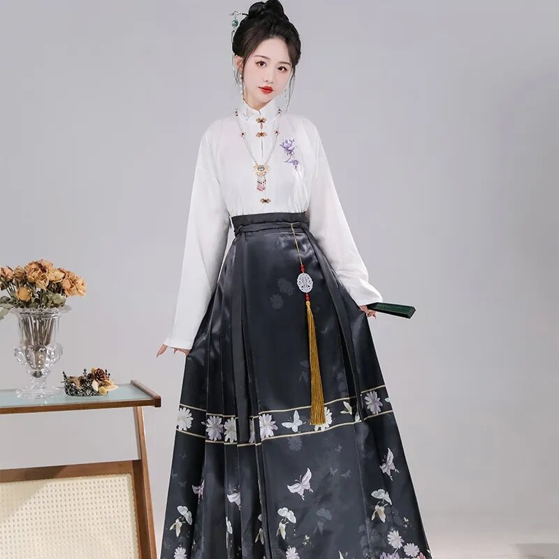Hanfu ชุดสองชิ้นสำหรับผู้หญิงชุดเดรสคู่หน้าม้าจีนทรงหลวมสำหรับงานเต้นรำผีเสื้อความรักดอกไม้แบบดั้งเดิมใหม่