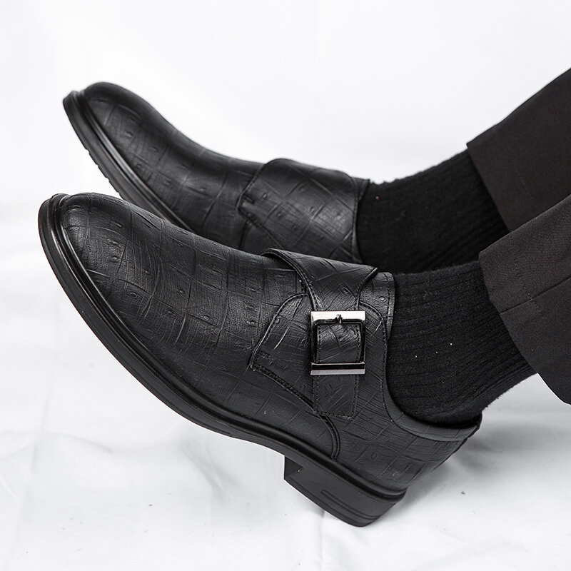 Sepatu pria kasual kulit Formal klasik, untuk pria, gesper, sepatu pesta pernikahan, sepatu sandal pria mengemudi, sepatu flat