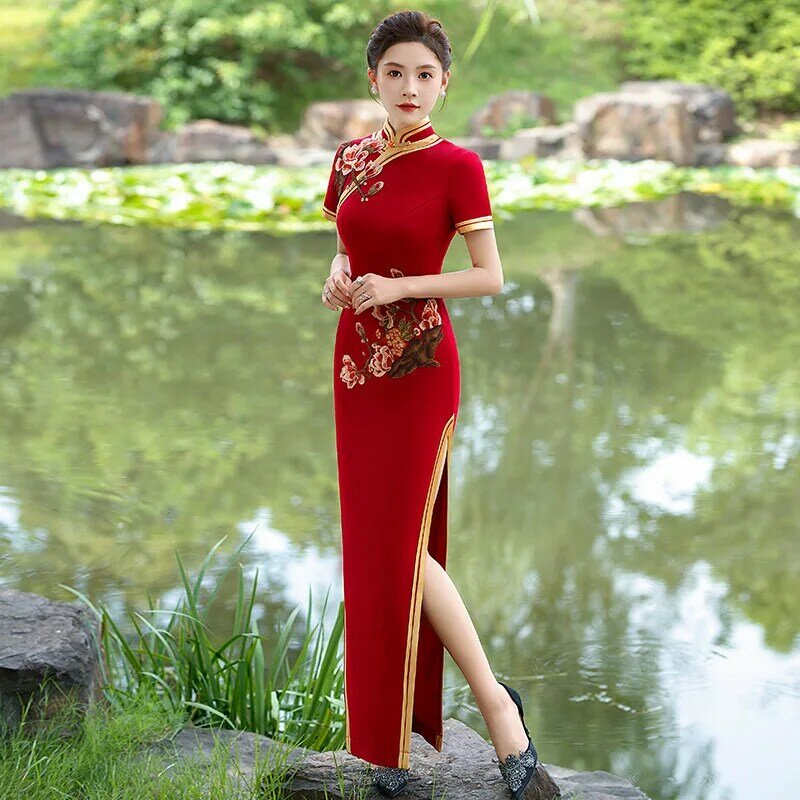 Dames Elegante Chinese Stijl Cheongsam Sexy Slanke Avondfeest Jurk Nieuwe Qipao Satijn Vrouwelijke Modale Show Performance Kostuums
