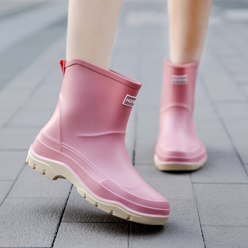 Wiosenne letnie damskie wodoodporne kalosze 2023 nowe kalosze z PVC moda Slip-on kalosze Outdoor antypoślizgowe buty do chodzenia