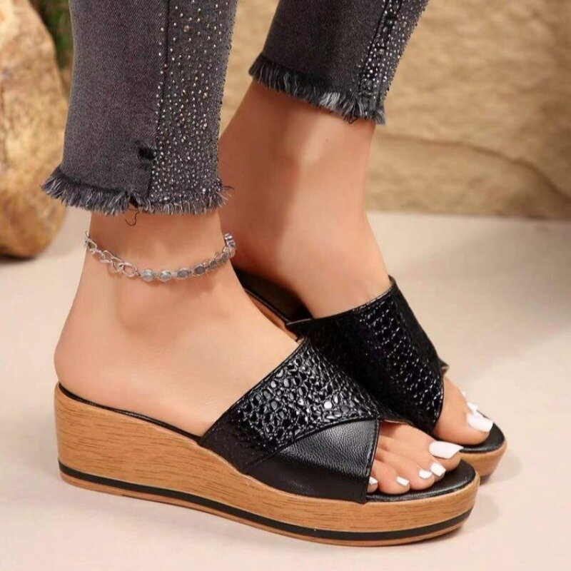 Chinelos femininos de sola inclinada, sandálias casuais de dedo grande, sapatos confortáveis para senhoras, verão, novo, 2022