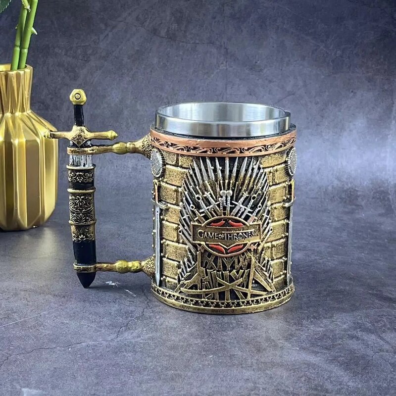 Jarra de bronce de imitación, jarra de resina de acero inoxidable, Escudo de espada de ala Retro Medieval, cuero Reaper, cerveza, 600ml