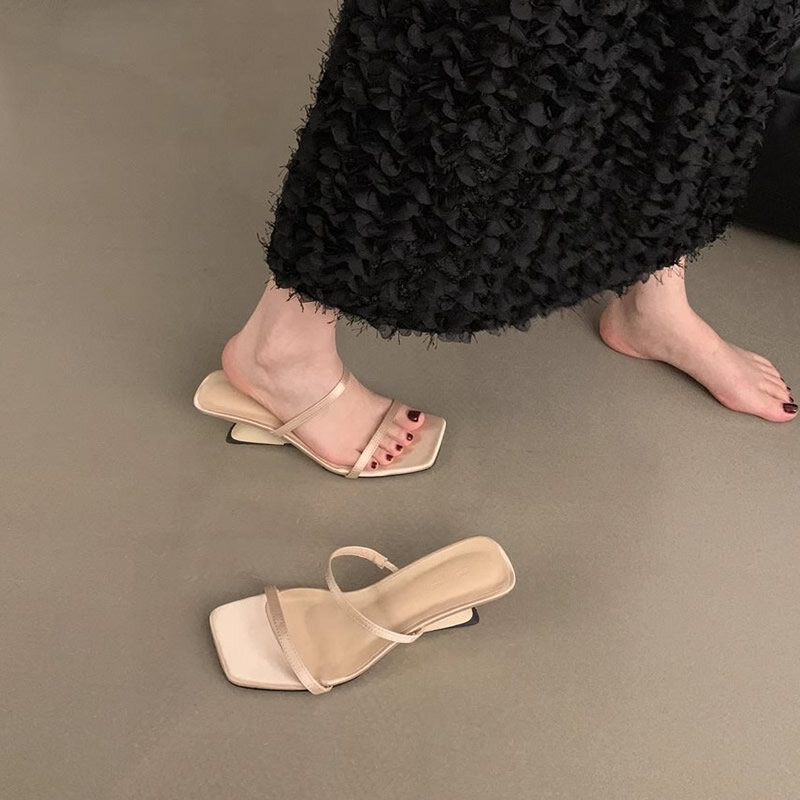2024 sandal Wedge tali tipis wanita sepatu ujung terbuka sederhana sandal Romawi hak tinggi seksi kepala persegi sandal jepit sandal biru