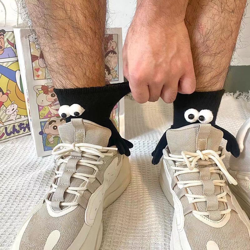 Kaus kaki Alobee Harajuku pasangan katun pengisap magnetis kaus kaki tangan hitam putih uniseks memegang kaus kaki panjang