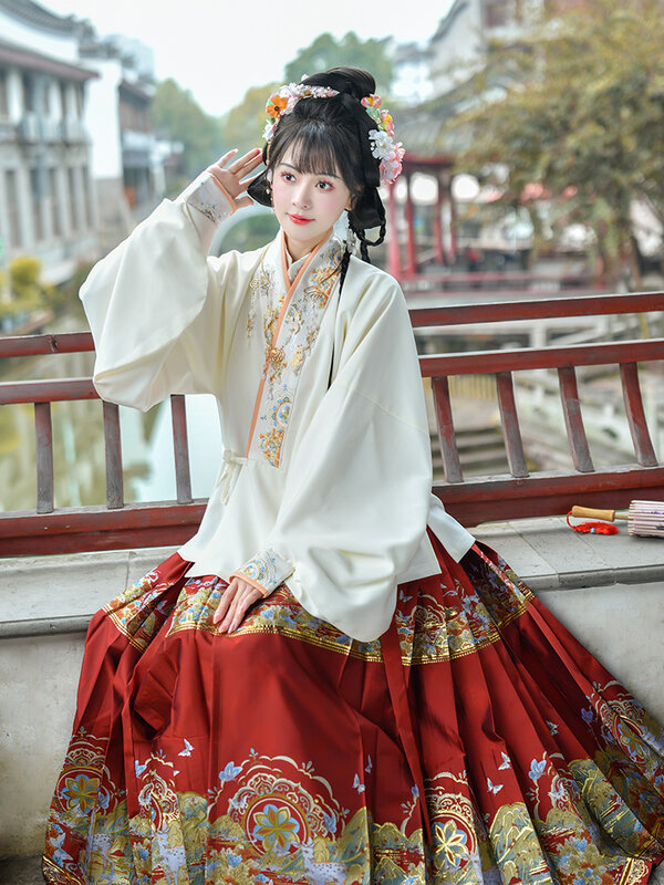 Wymarzona dynastia Ming Hanfu kobieca spódnica końska, oryginalna spódnica płaszcza, styl narodowy, tkana złota spódnica koszula haftowana chińszczyznę