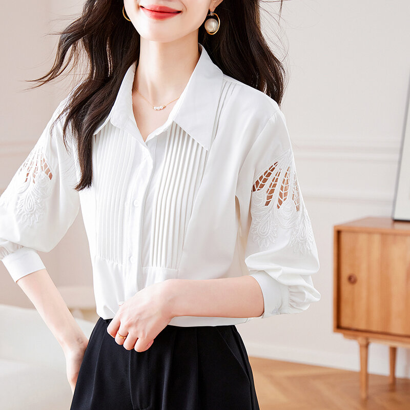 Temperament Embroidered Patchwork Fashionable Turn-down Collar Shirt for Women Hollow Out Sleeve Female Pleated Blouses White