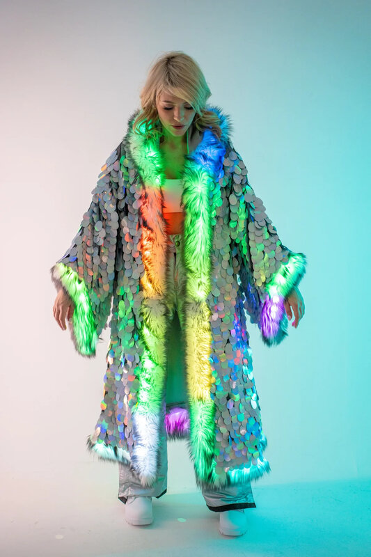 Новый костюм со светодиодной подсветкой, лоскутное пальто из искусственного меха с блестками для женщин, многофункциональное высококачественное пальто из искусственного меха
