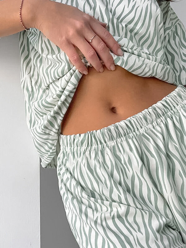Marthaqiqi-Conjunto de camisola casual estampado para mulheres, pijama de manga curta, pijamas com pescoço o, shorts femininos, verão, terno de 2 peças