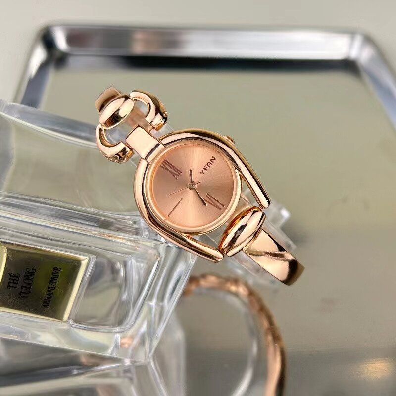Popularne damskie zegarki kwarcowe, bransoletki z zegarkiem tekstury mody, zegarki aluminiowe