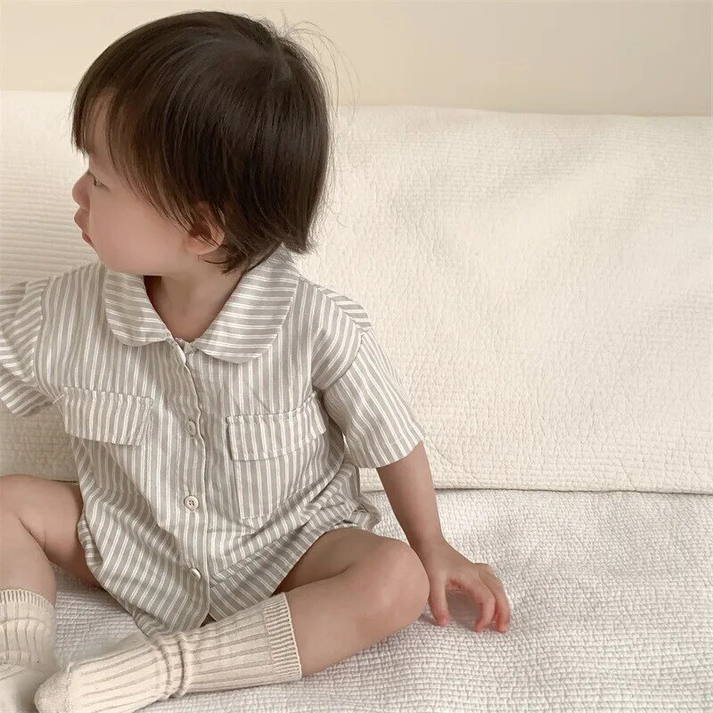 2024 lato nowy zestaw ubrania z krótkim rękawem niemowlęcy kombinezon koszule z klapą dla małych dzieci szorty 2 sztuki Casual uniwersalne stroje w paski