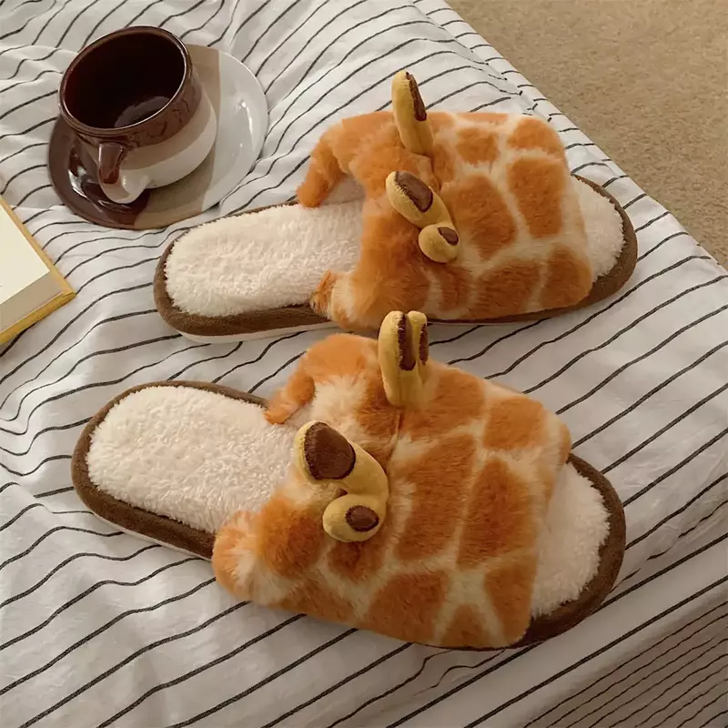 Scarpe per le donne inverno nuove scarpe di cotone calde per interni per studenti a casa Cartoon giraffa peluche pantofole con una sola parola Chinelos Planos
