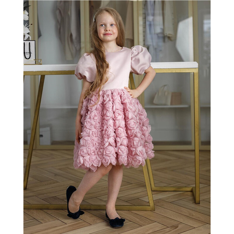Charming Pink Puffy Sleevel Flower Girls Dresses with 3D Flower Knee Length Christmas Gowns 2024 Summer New فلور فتاة اللباس