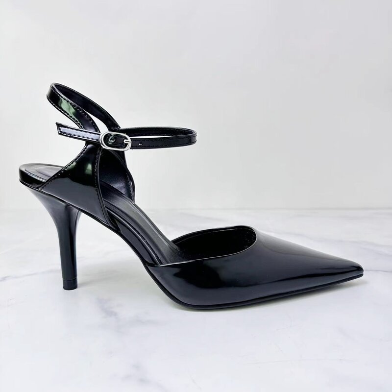 Sepatu mode wanita baru 2024 sandal hak tinggi feminin hak Stiletto runcing desain Niche Retro.