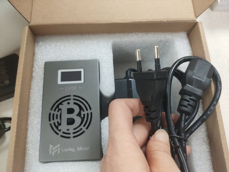 Penambang Bitcoin WiFi penambang Beruntung LV06 Hashrate 500 g/s dengan suplai daya kompatibel Dengan Kolam penambang bitcoin Nicehash