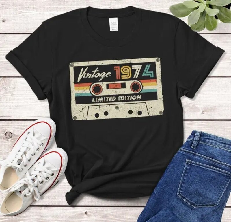 Damska bawełniana koszulka z grafiką w stylu Vintage 1974 t-shirt z kasetą 1974 48. Urodziny prezent dla mamy taty