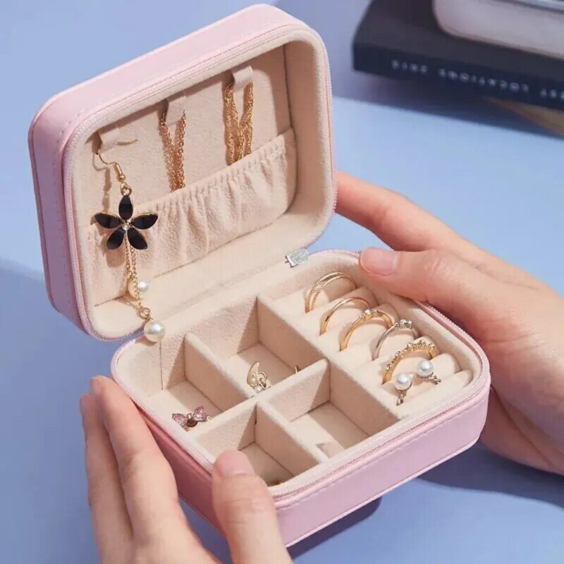 Kotak penyimpanan perjalanan wanita, 1 buah lapisan tunggal kotak perhiasan kulit klasik hitam murni putih mode merah muda