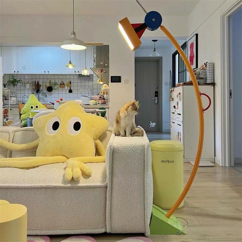Дизайнерская мультяшная светодиодная Напольная Лампа Мемфиса для детской комнаты, стоячий декоративный светильник для спальни, цветной креативный Настольный светильник