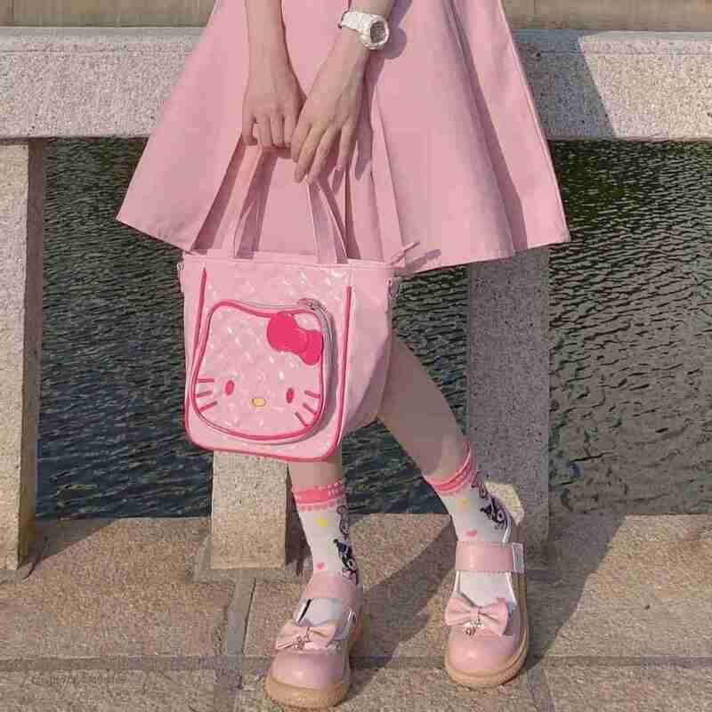Sanrio Luxury Designer กระเป๋าสีชมพู Hello Kitty น่ารักกระเป๋าถือ PU Messenger กระเป๋าญี่ปุ่นกระเป๋าสะพายไหล่กระเป๋ากระ...