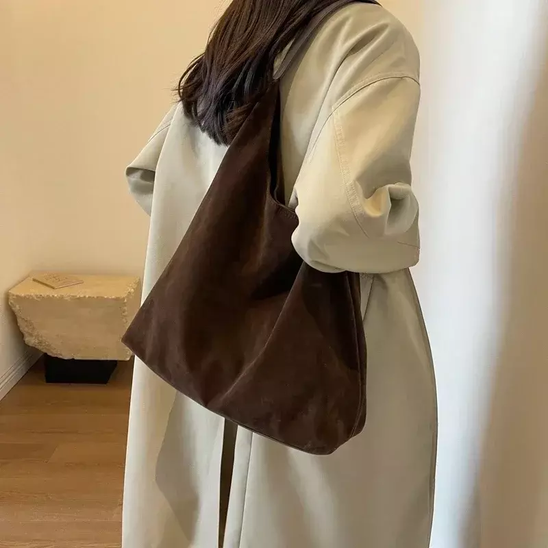 Bolsa feminina monocromática de camurça, grande capacidade, simples e casual, bolsa de ombro vintage para outono e inverno