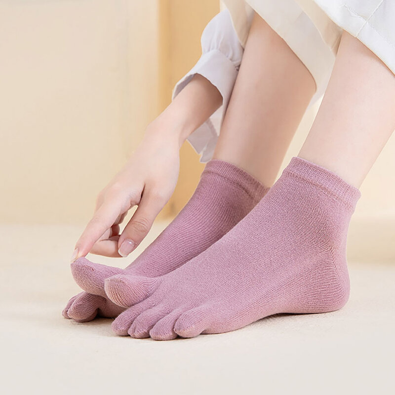 Meias curtas de cinco dedos para mulheres, meias doces cor tornozelo, algodão respirável, dedo do pé dividido, 5 pares, primavera e verão