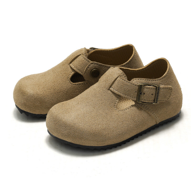 Skórzane buty dla niemowlaka moda Casual płaskie buty chłopcy dziewczęta sneakersy miękkie Botton niemowlę pierwszy Walker siatka oddychające buty dziecięce