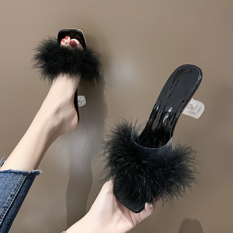 Женские летние тапочки, новинка 2024, милая Корейская версия, прозрачные босоножки на высоком каблуке, Плюшевые сандалии с одной линией