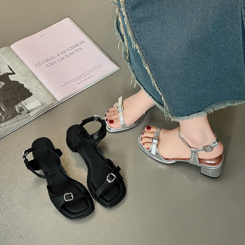 Sandálias femininas com salto bege, plataforma de alpercatas, fivela, sapatos grossos de luxo, médio preto, tamancos com salto, moda média, 2024