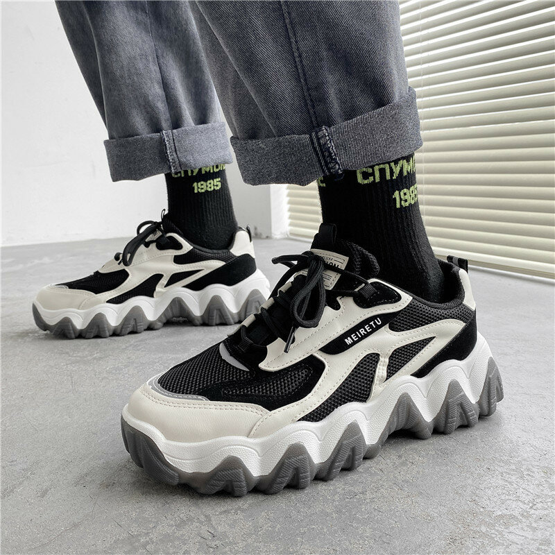 Sepatu olahraga pria, alas kaki trendi gaya Instagram Hong Kong serbaguna empat musim bernafas 2024