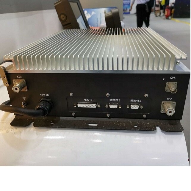 Radio MF/HF Angkatan Laut WT-6000 dengan Tuner Antena. Mode Operasi SSB, AM, DSC