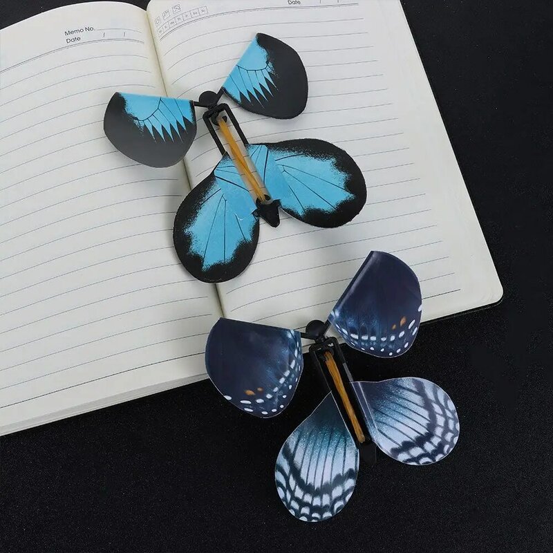 Nova banda de borracha fada surpresa voando cartão brinquedo assustar prop clockwork inseto borboleta mágica