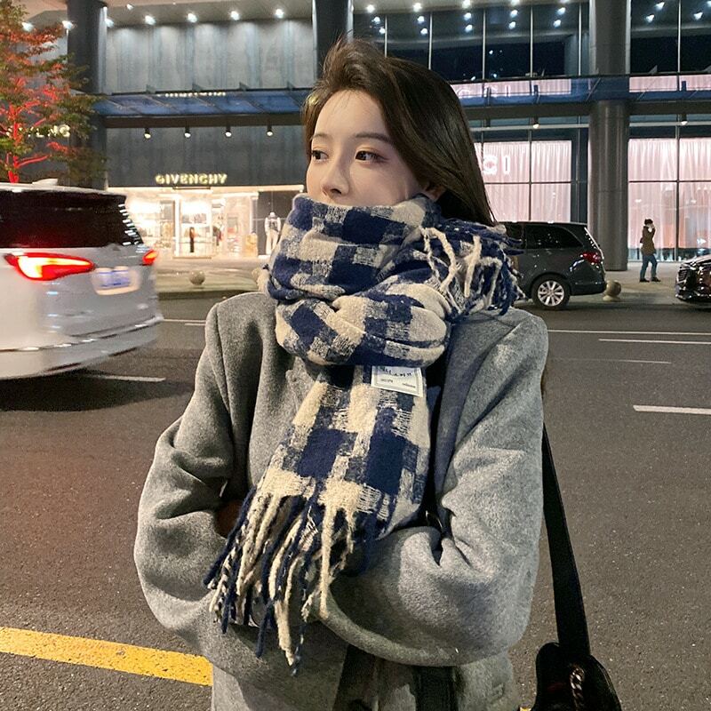 Large Plaid Scarf Women's Autumn and Winter Warm Long Thickened Scarf Cashmere Material for Warmth and Wind Resistance