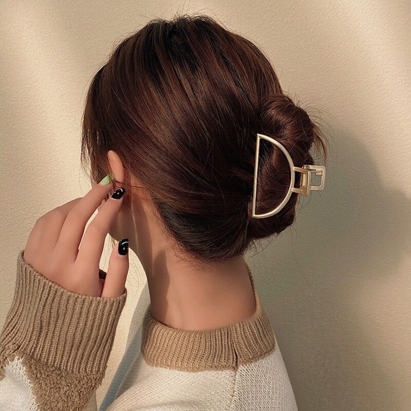 Metallo coreano scava fuori artiglio per capelli ragazza Vintage fermaglio per capelli barrette di granchio copricapo a forcina geometrica per accessori per capelli da donna