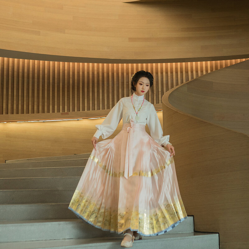Sólo falda de primavera Hanfu Ming Dynasty tejida dorada de imitación, Color nácar, sección larga dorada, solo falda de caballo diaria