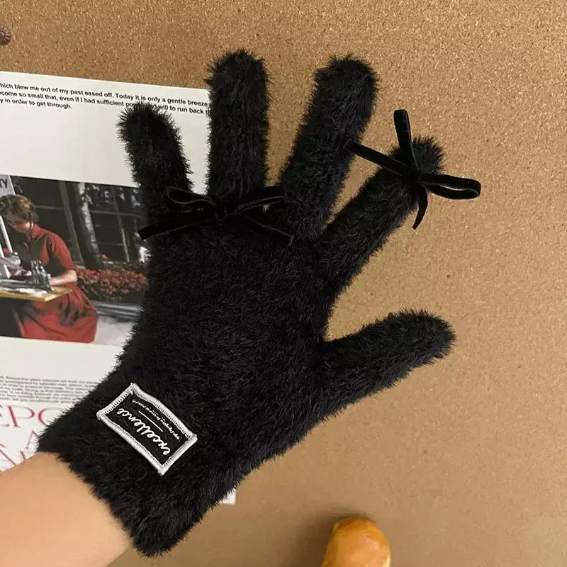 Kawaii futro zimowe zagęszczone rękawiczki do ekranu dotykowego Fullfinger Y2K damskie Lolita muszka rękawiczki mitenki JK akcesoria noworoczny prezent