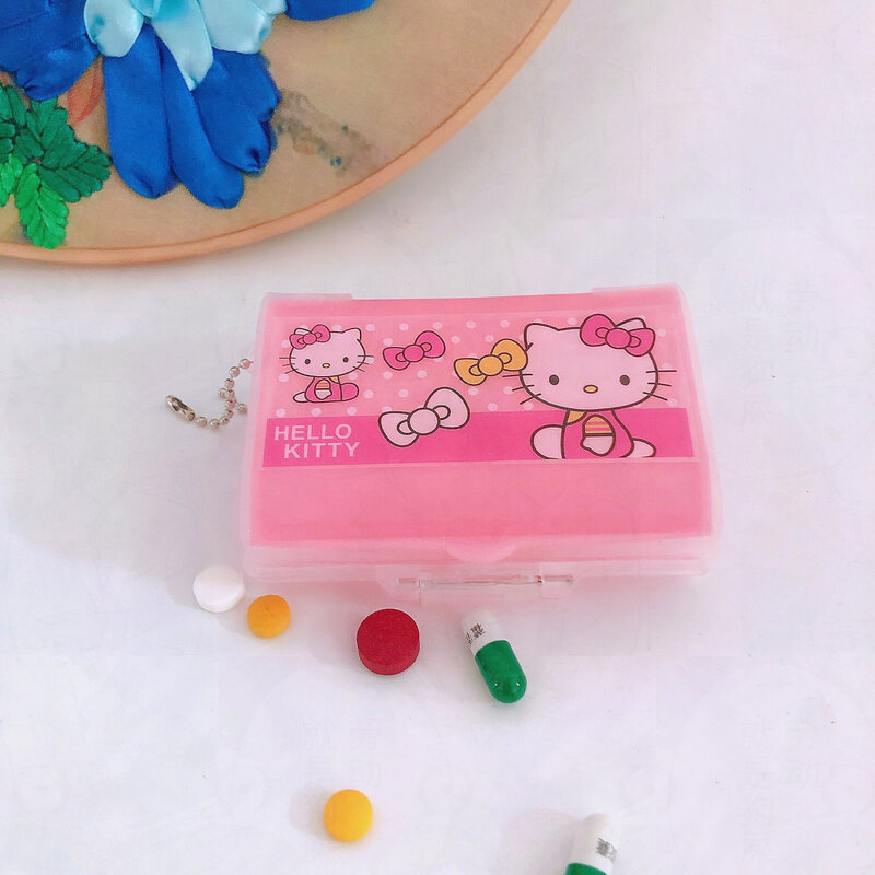 Sanrio Kawaii HelloKitty แบบพกพากล่องยา7ช่อง KT Cat Storage กล่องแบบพกพา Double Layer กล่องยาของขวัญ