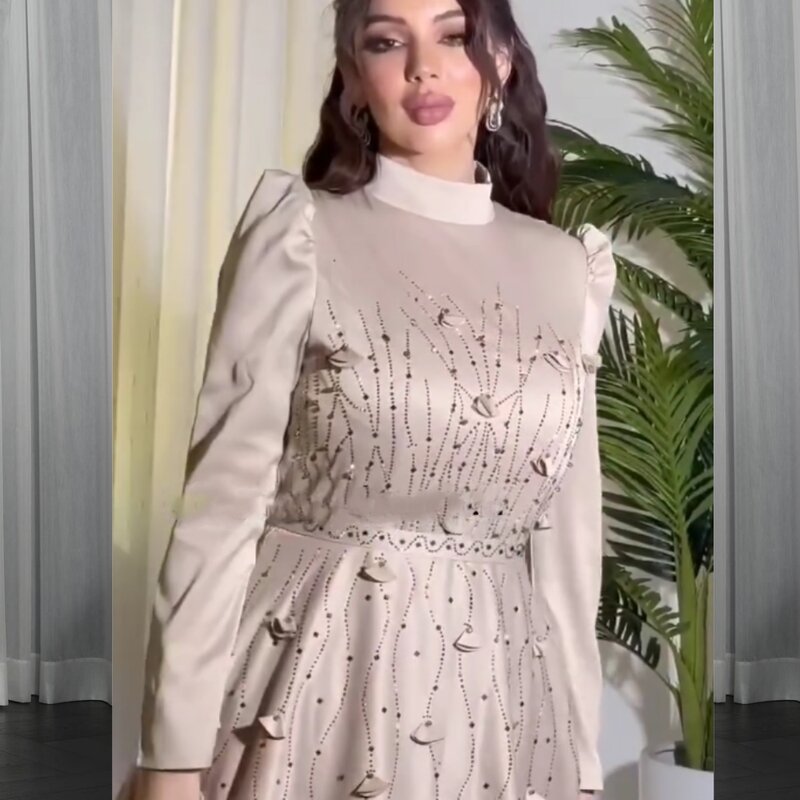 Gaun pesta malam Arab Saudi Satin manik-manik Applique gaun pesta koktail A-line kerah tinggi Bespoke gaun acara gaun Midi