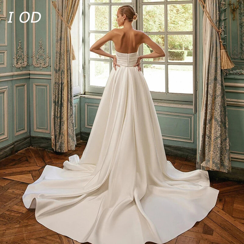 I OD gaun pernikahan tanpa lengan leher hati sederhana Satin gaun pengantin dengan belahan