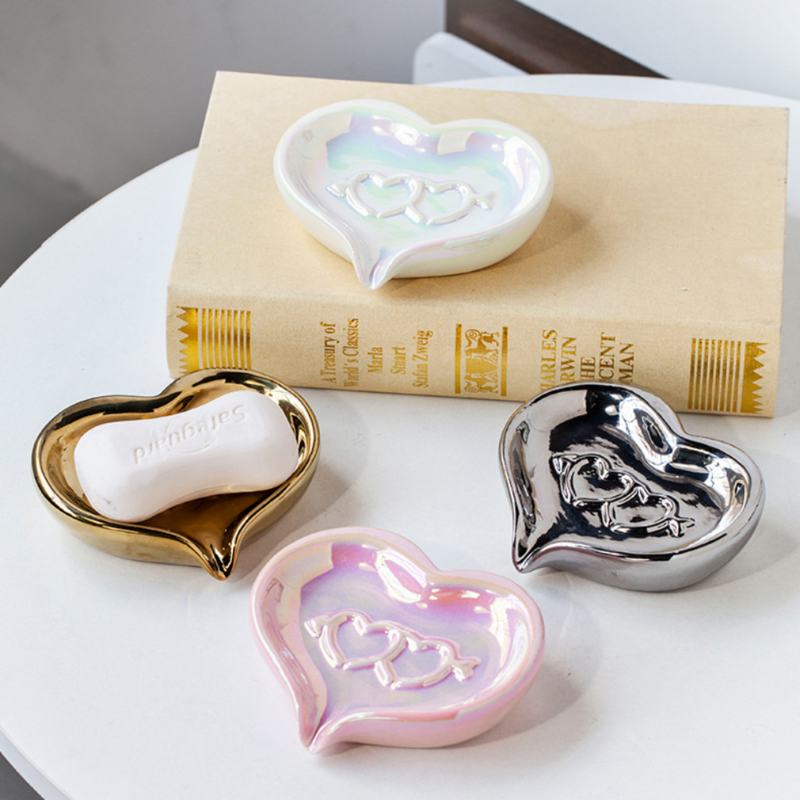Portasapone in ceramica love heart portasapone autosvuotante di lusso creativo lavello portasapone multiuso per uso domestico