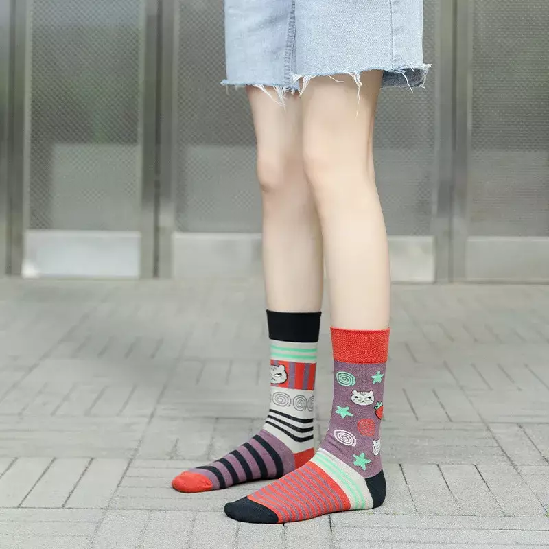 Оригинальные модные и индивидуализированные носки для девушек в стиле интернет-знаменитостей