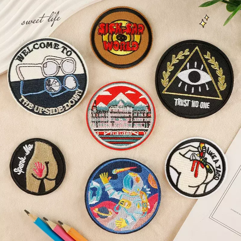 Hot Selling Embroidery Patch DIY Buttocks Evil Eye Sticker Circular Adhesive Badges Iron on Patches Cloth Bag Fabric Accessories
