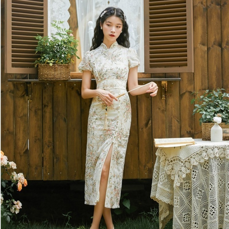 Cheongsam Qipao Gaun Tradisional Cina Gaun Bunga Musim Panas Pesta Oriental Cheongsam Bordir Retro Perbaikan untuk Wanita