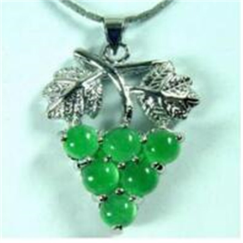 Wholesale Fashion Green Jades White Grape Pendant and Necklace