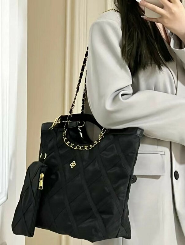 Bolso de hombro con cadena bordada para mujer, bolsa de mano de gran capacidad, diseño de lujo, nueva moda