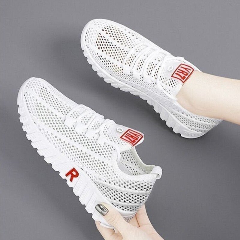รองเท้าแฟชั่นแบบเข้มงวดสำหรับผู้หญิงรองเท้าตาข่ายสีขาวสำหรับใส่วิ่งระบายอากาศได้ดีสำหรับฤดูร้อน