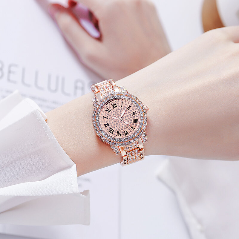 นาฬิกาผู้หญิงประดับเพชรเทียมสายเหล็กนาฬิกาหรูหราของผู้หญิงแบบโรมันขายส่ง