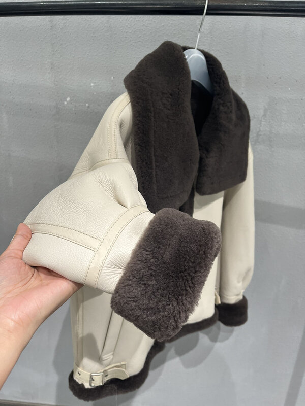 Casaco de pele de lapela de seção curta lambswool, cor emenda design, casaco quente e confortável, versão solta, novo, inverno, 2022, 1, 2023