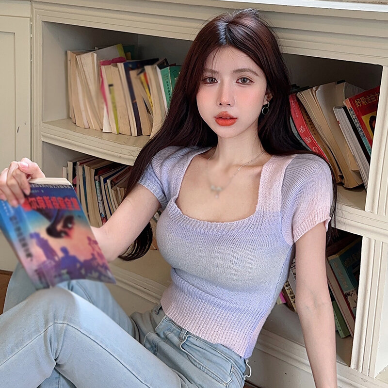 Camiseta feminina de malha fina versão coreana, decotado gradiente com gola quadrada, blusa casual e versátil, moda verão